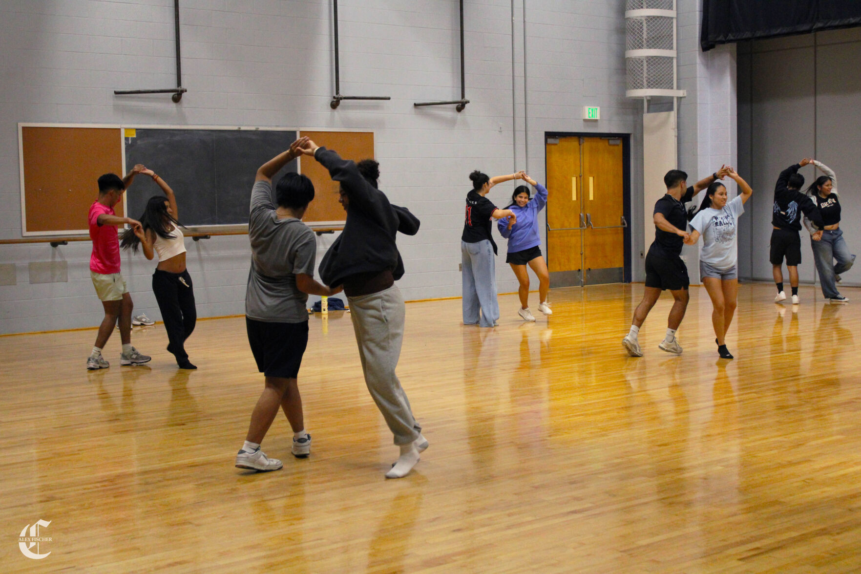 Caliente Rehearsal, wide shot